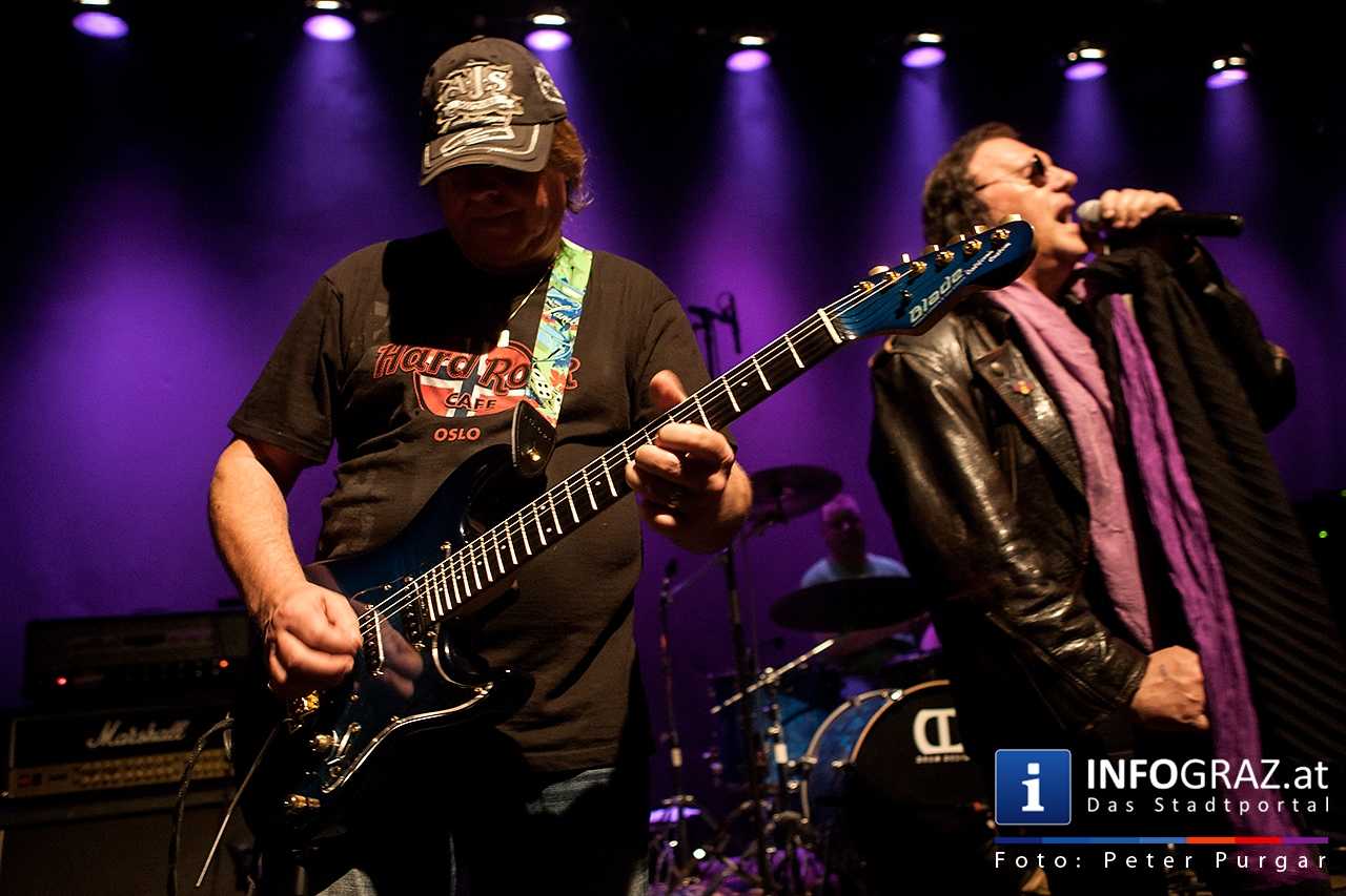 ‚With a little help from my friends’ - Music for Mecky - 044