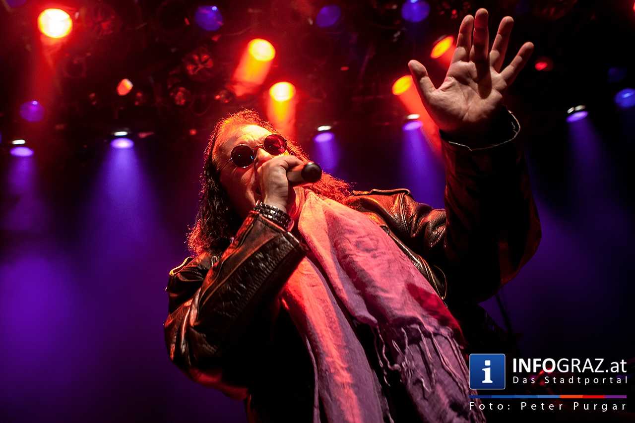 ‚With a little help from my friends’ - Music for Mecky - 045