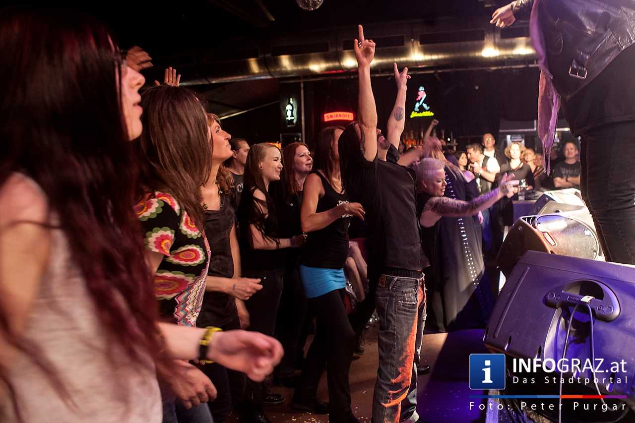 ‚With a little help from my friends’ - Music for Mecky - 049