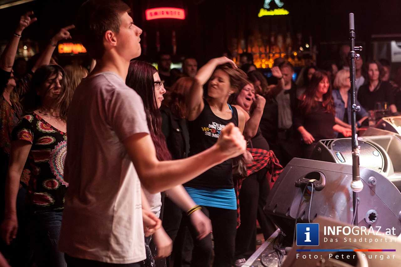 ‚With a little help from my friends’ - Music for Mecky - 056