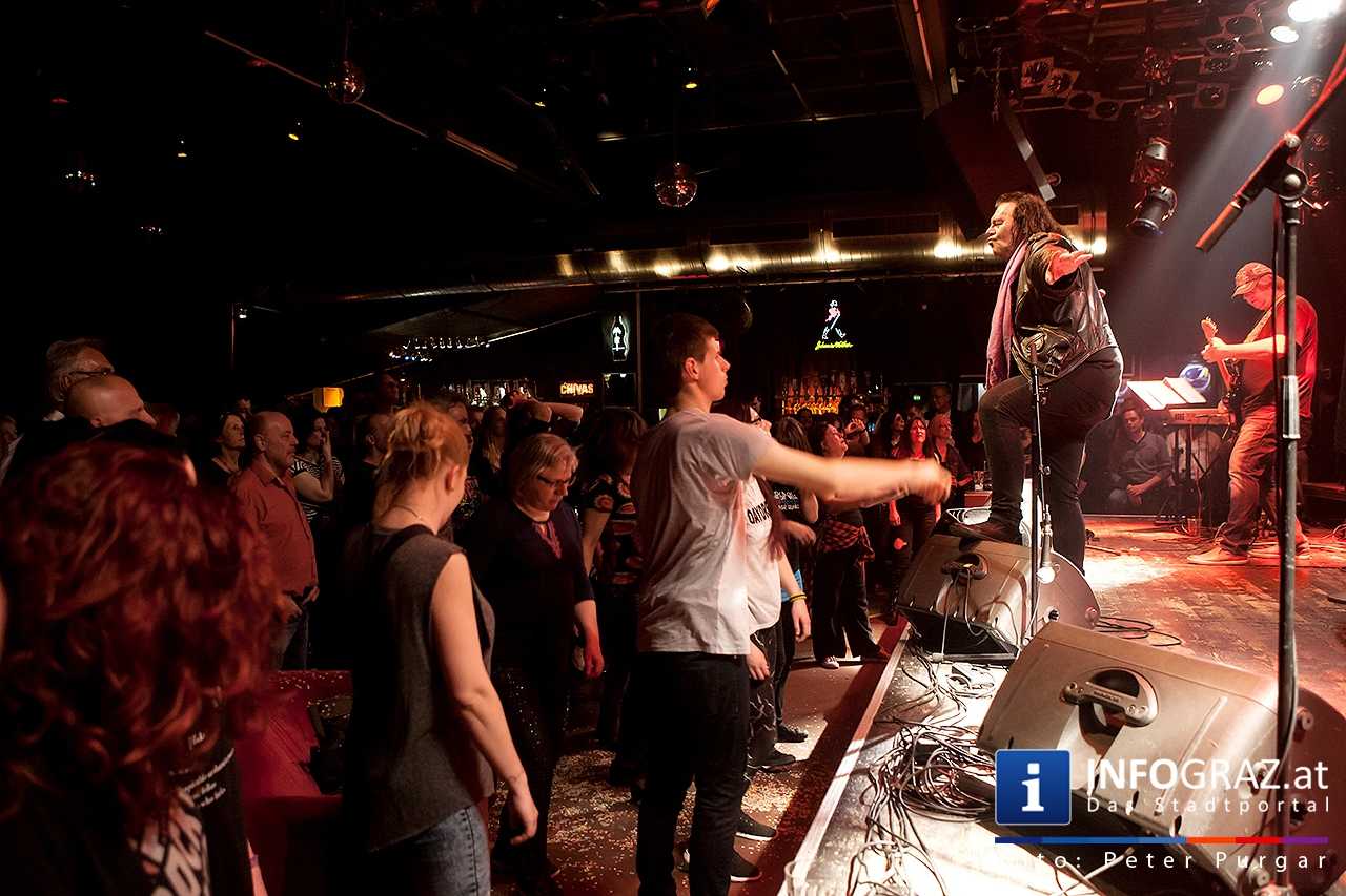 ‚With a little help from my friends’ - Music for Mecky - 057