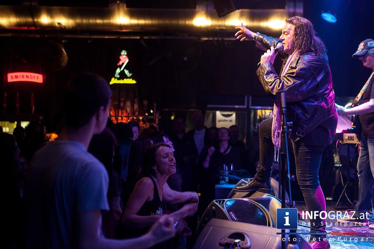 ‚With a little help from my friends’ - Music for Mecky - 060