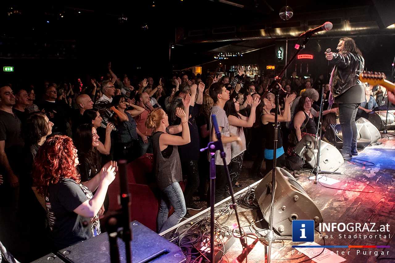 ‚With a little help from my friends’ - Music for Mecky - 062