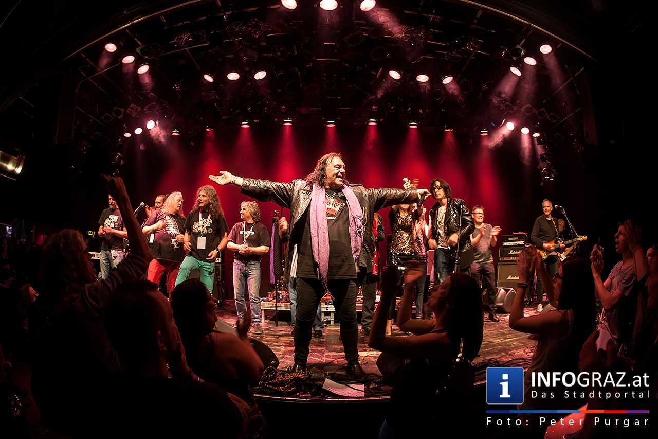 ‚With a little help from my friends’ - Music for Mecky - 065