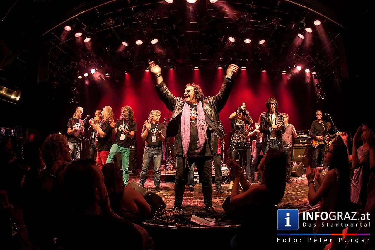 ‚With a little help from my friends’ - Music for Mecky - 066