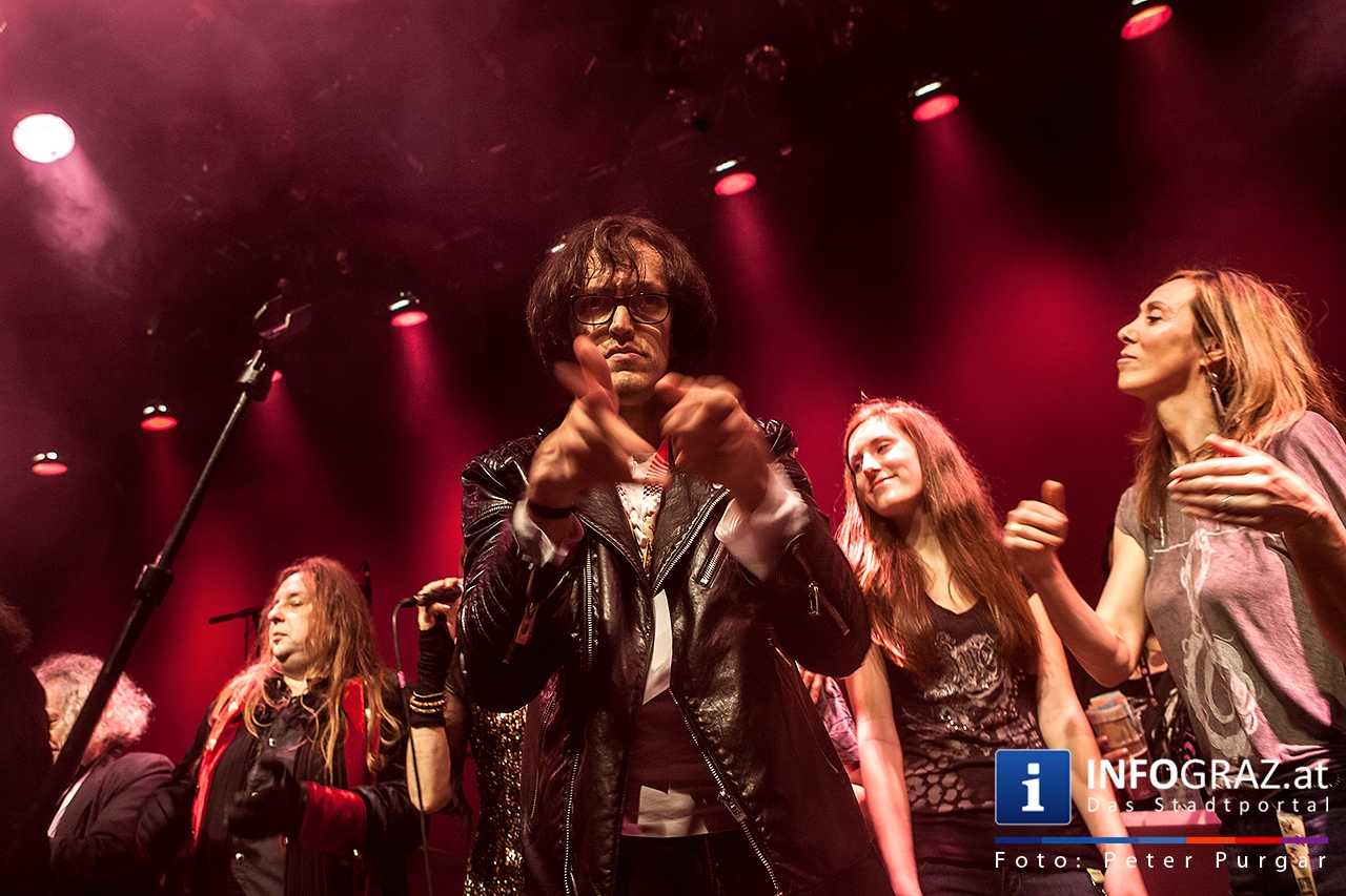 ‚With a little help from my friends’ - Music for Mecky - 067