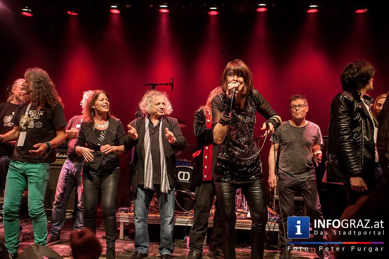 ‚With a little help from my friends’ - Music for Mecky - 070