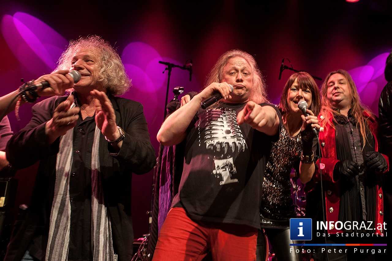 ‚With a little help from my friends’ - Music for Mecky - 077