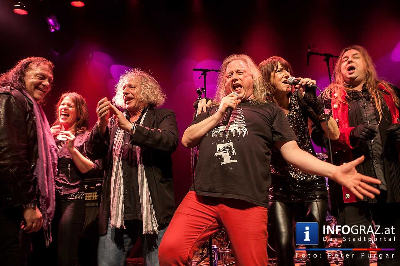 ‚With a little help from my friends’ - Music for Mecky - 078