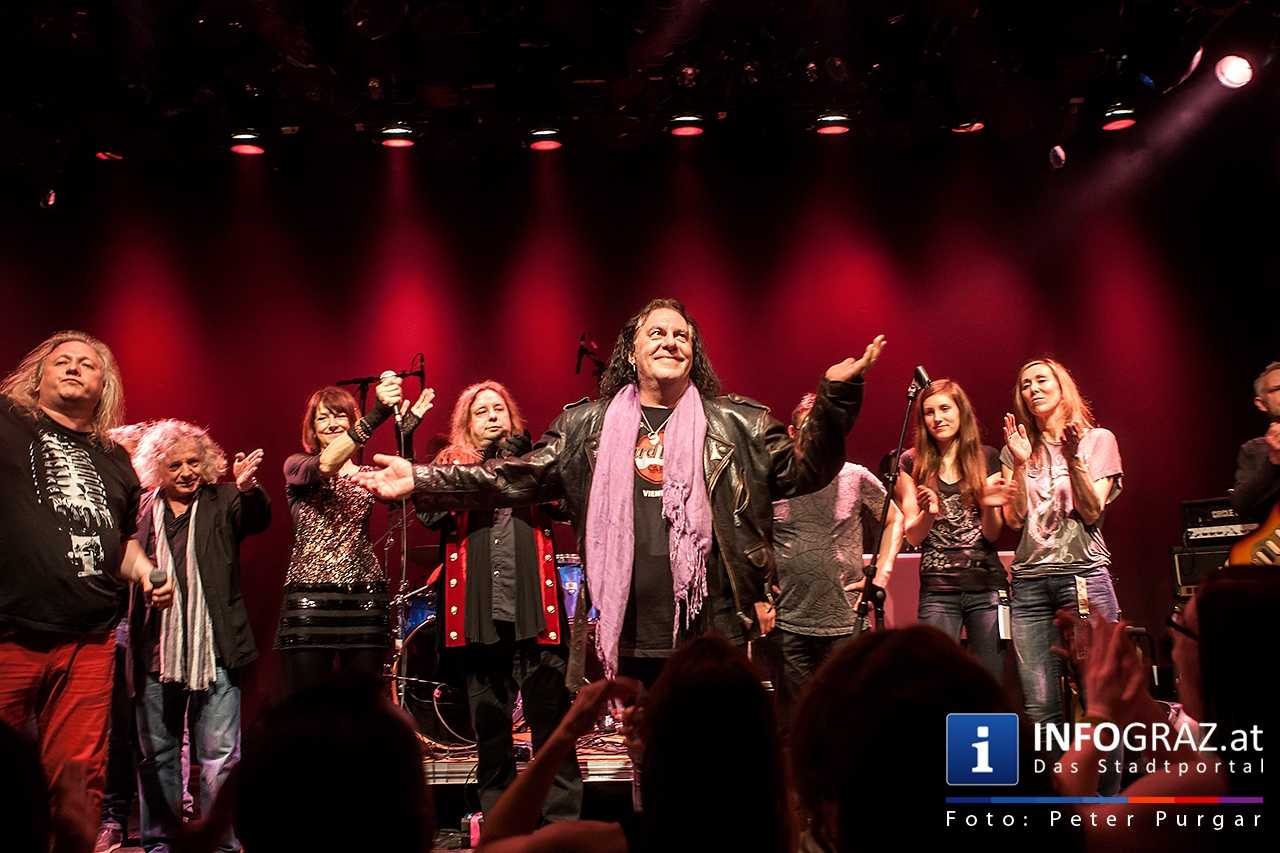 ‚With a little help from my friends’ - Music for Mecky - 080