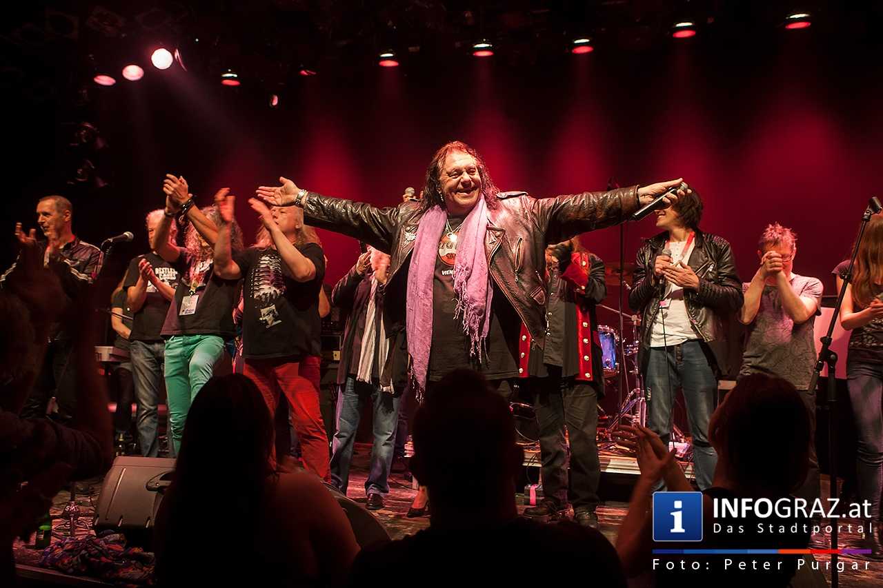 ‚With a little help from my friends’ - Music for Mecky - 081