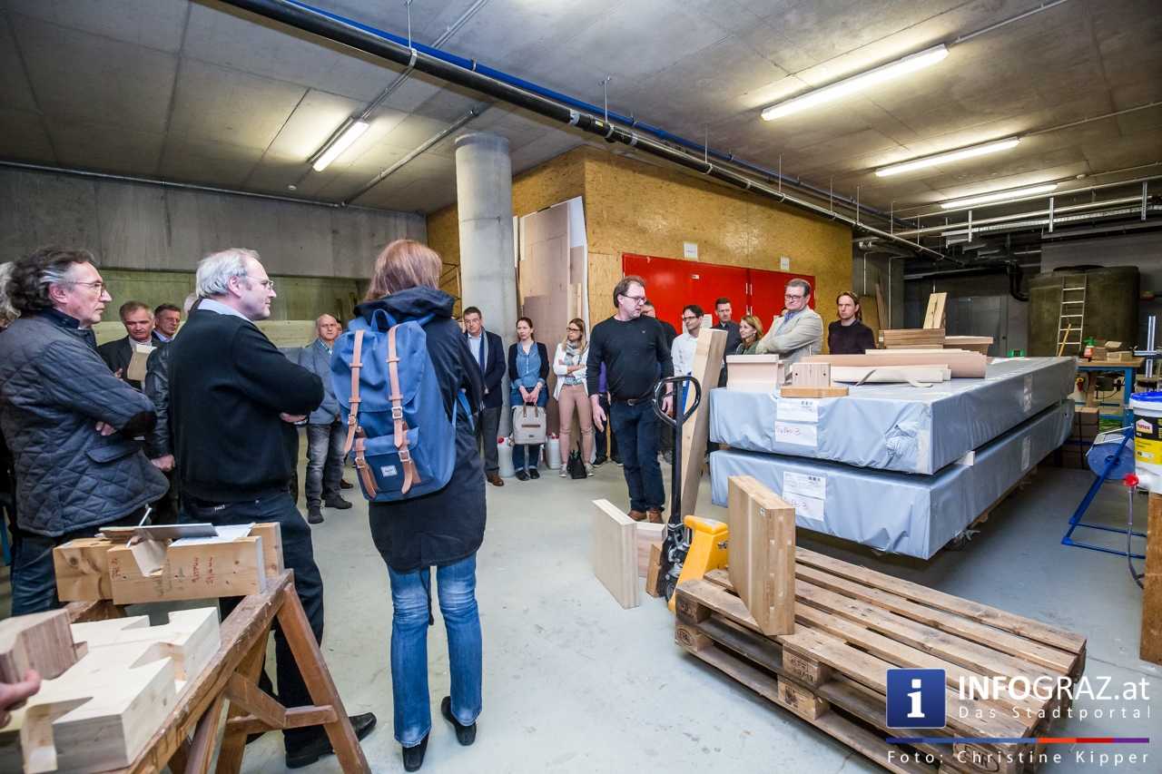 Smarte Stadtmöbel aus Holz - Designmonat Graz 2017 - 007