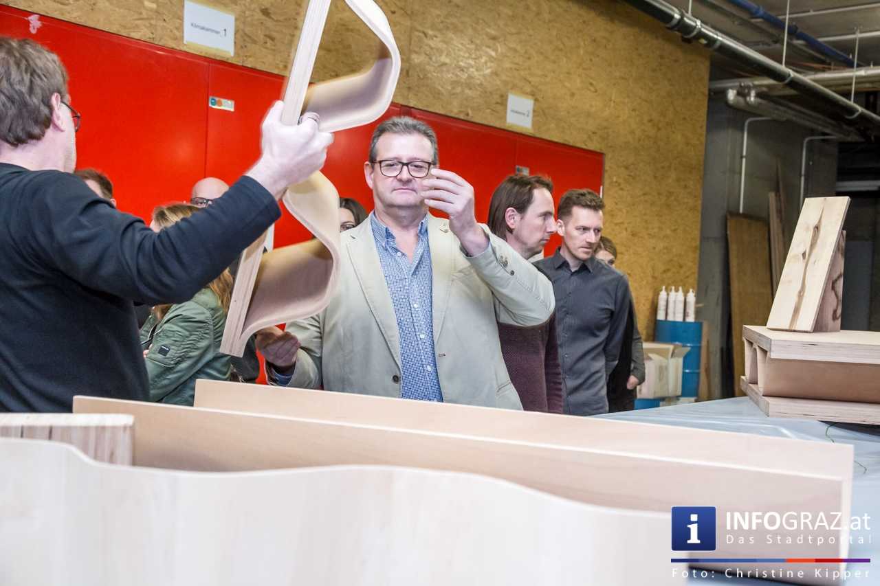 Smarte Stadtmöbel aus Holz - Designmonat Graz 2017 - 014