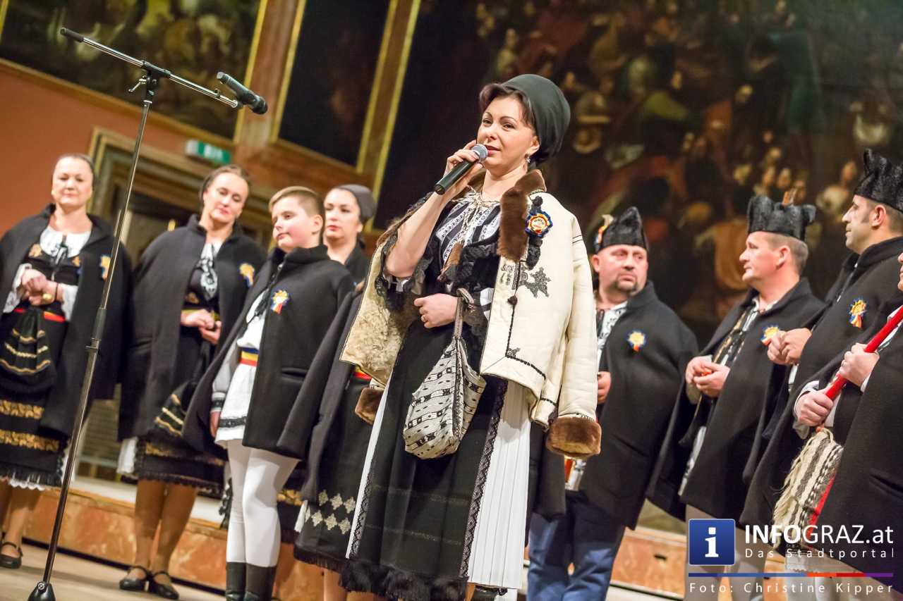 Weihnachtsliederkonzert im Minoritensaal: ein neuer rumänischer Chor aus Graz und das Ensemble Soimii Carpatilor aus Floresti, Klausenburg - 037