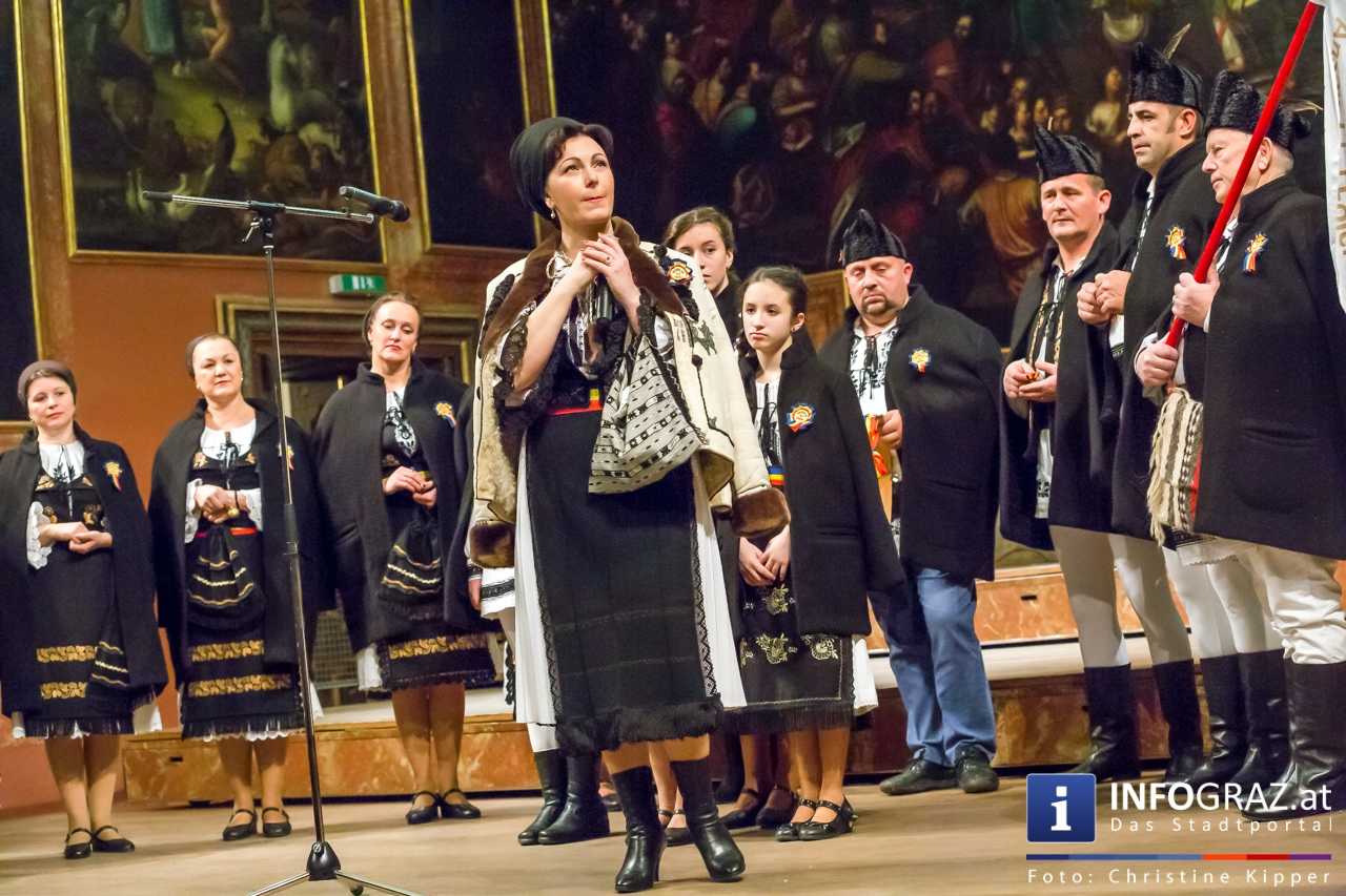 Weihnachtsliederkonzert im Minoritensaal: ein neuer rumänischer Chor aus Graz und das Ensemble Soimii Carpatilor aus Floresti, Klausenburg - 039