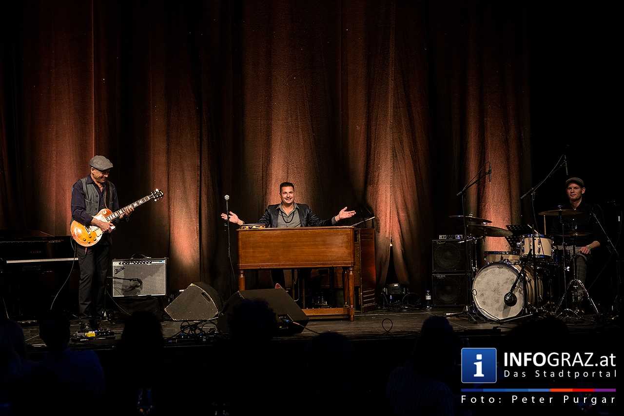 Raphael Wressnig – Hammond B-3 Orgel | Alex Schultz – Gitarre | Hans-Jürgen Bart – Schlagzeug - 002