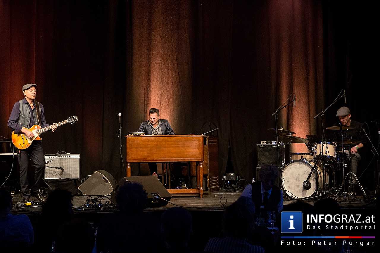 Raphael Wressnig – Hammond B-3 Orgel | Alex Schultz – Gitarre | Hans-Jürgen Bart – Schlagzeug - 004