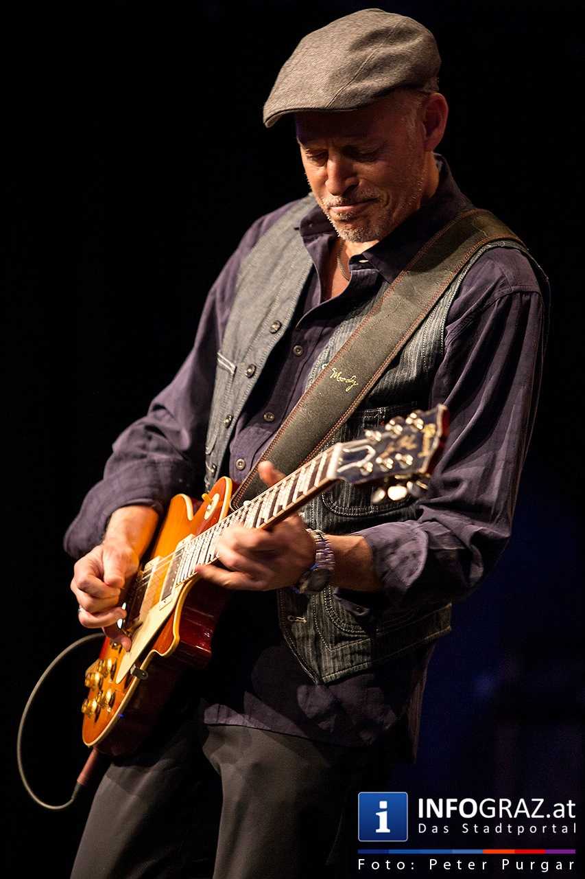 Raphael Wressnig – Hammond B-3 Orgel | Alex Schultz – Gitarre | Hans-Jürgen Bart – Schlagzeug - 008