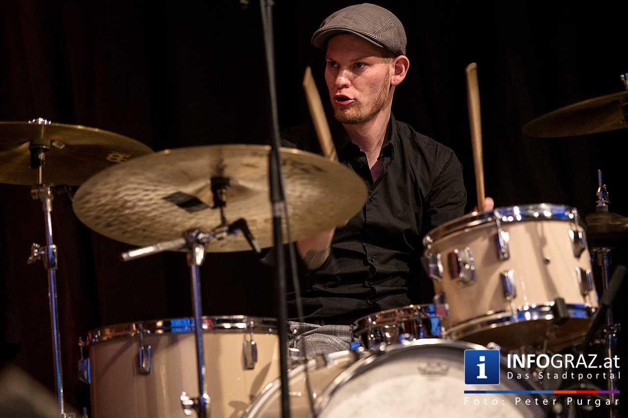 Raphael Wressnig – Hammond B-3 Orgel | Alex Schultz – Gitarre | Hans-Jürgen Bart – Schlagzeug - 010