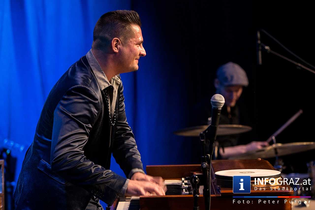 Raphael Wressnig – Hammond B-3 Orgel | Alex Schultz – Gitarre | Hans-Jürgen Bart – Schlagzeug - 019