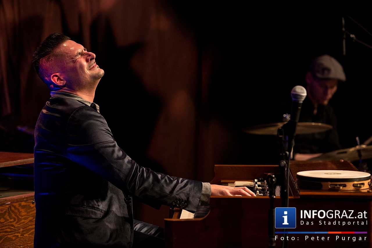 Raphael Wressnig – Hammond B-3 Orgel | Alex Schultz – Gitarre | Hans-Jürgen Bart – Schlagzeug - 023