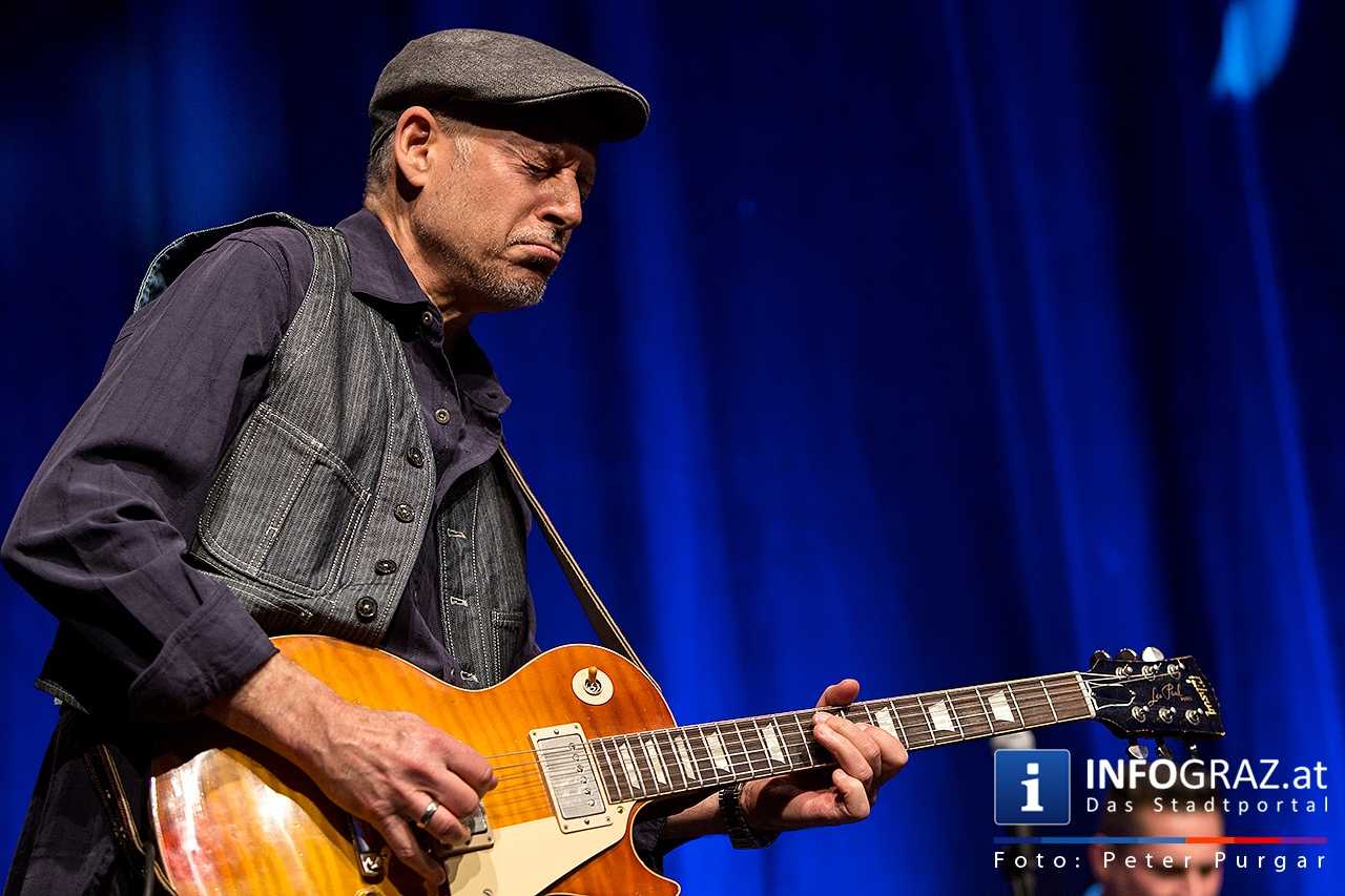 Raphael Wressnig – Hammond B-3 Orgel | Alex Schultz – Gitarre | Hans-Jürgen Bart – Schlagzeug - 024