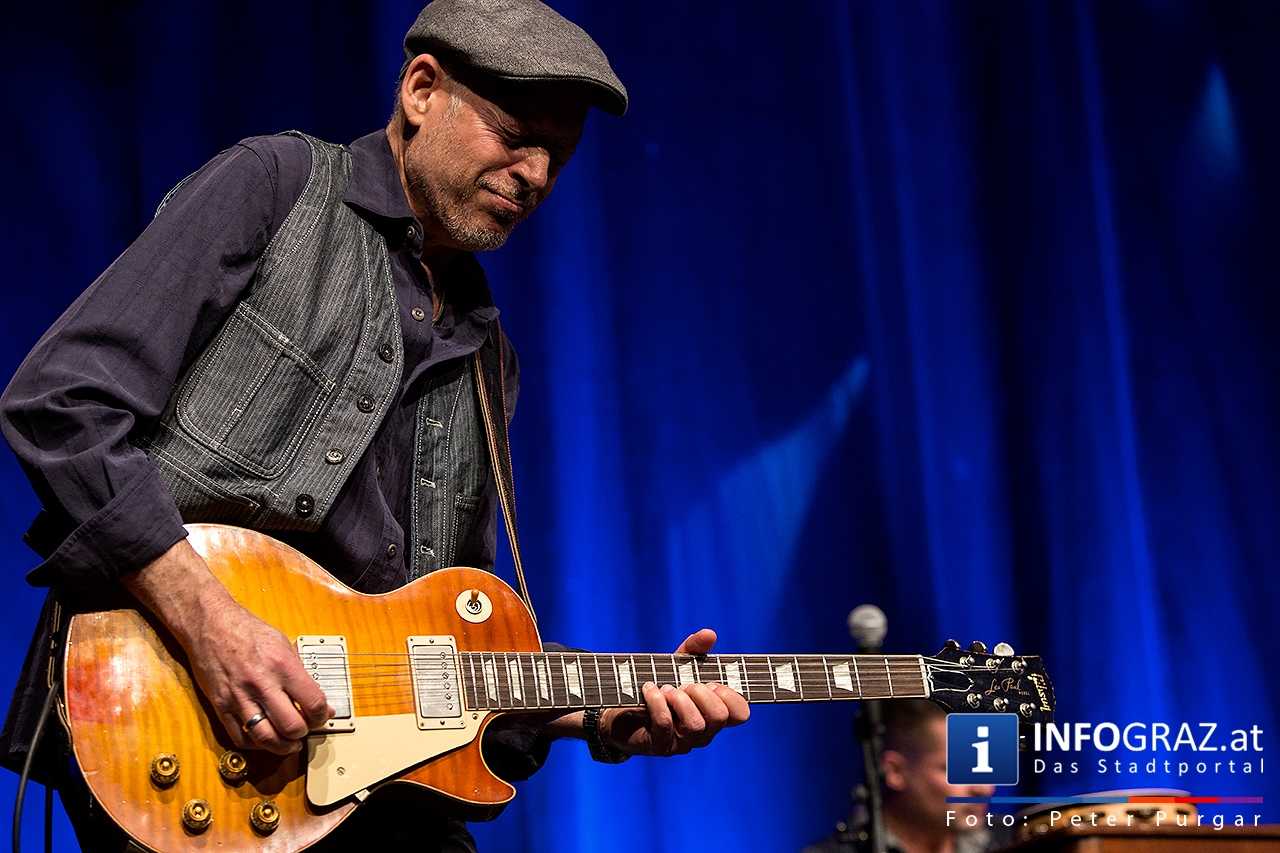 Raphael Wressnig – Hammond B-3 Orgel | Alex Schultz – Gitarre | Hans-Jürgen Bart – Schlagzeug - 025