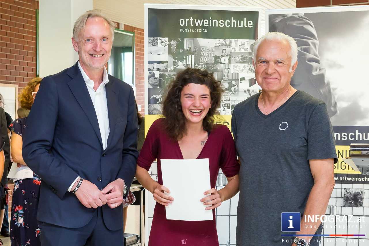 Ortweinschule Graz: Diplomarbeitsausstellung und Stipendienvergabe 2018 - 043