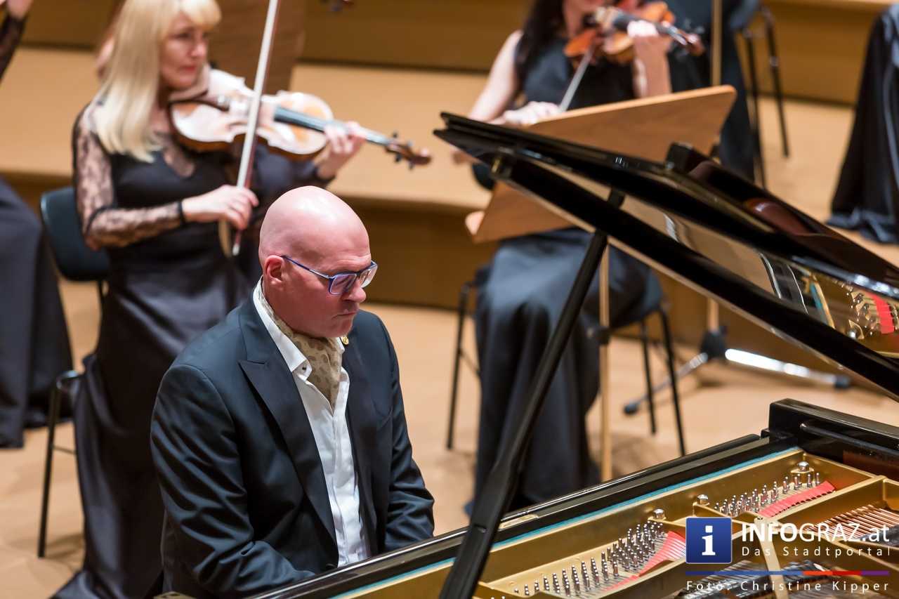 Andreas Woyke - Charity Konzert mit dem Russisch philharmonischen Kammerorchester ‚Klassika‘ - 014