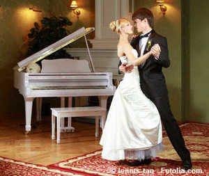 Traum,Hochzeitswalzer,Heiraten,Brautpaar,Feier,Liebe,Musik,Piano,stilvoll,tanzen,Walzer
