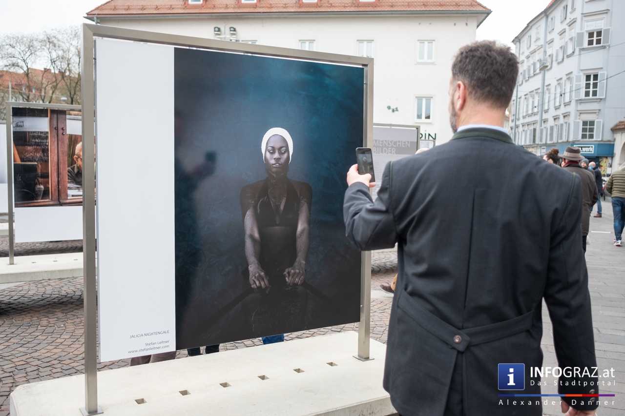 Open-Air-Ausstellung Menschenbilder 2019 - Gemeinschaftsfotoausstellung steirischer Berufsfotografen - Mariahilferplatz Graz - 002