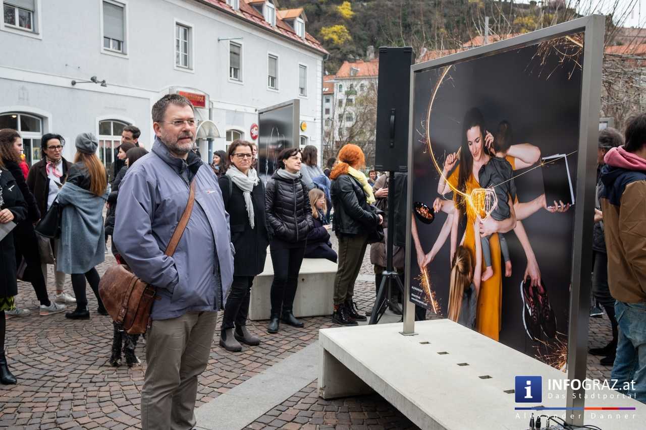 Open-Air-Ausstellung Menschenbilder 2019 - Gemeinschaftsfotoausstellung steirischer Berufsfotografen - Mariahilferplatz Graz - 013