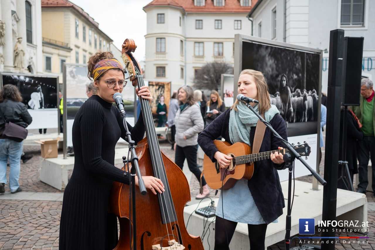 Open-Air-Ausstellung Menschenbilder 2019 - Gemeinschaftsfotoausstellung steirischer Berufsfotografen - Mariahilferplatz Graz - 021
