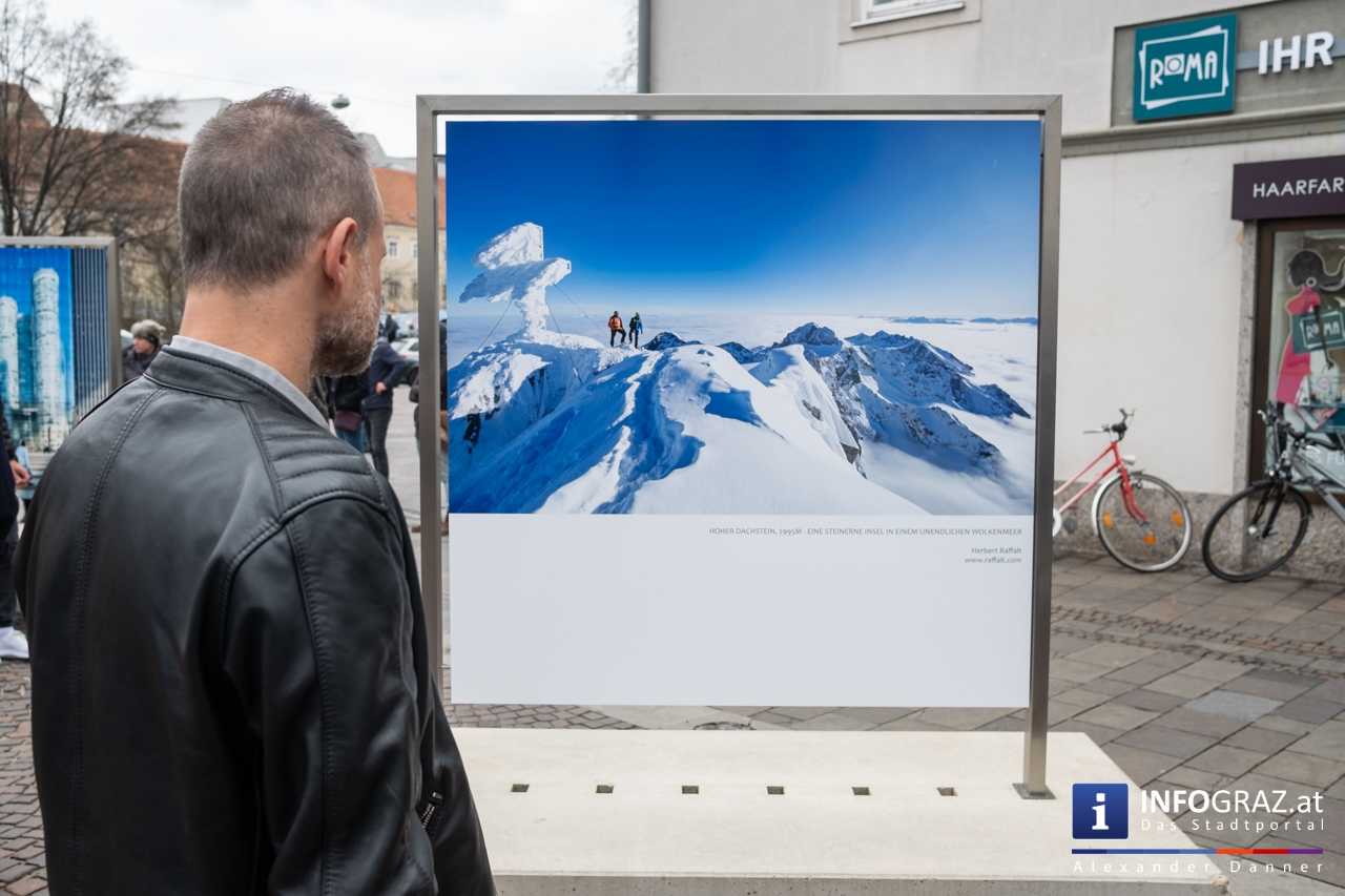 Open-Air-Ausstellung Menschenbilder 2019 - Gemeinschaftsfotoausstellung steirischer Berufsfotografen - Mariahilferplatz Graz - 024