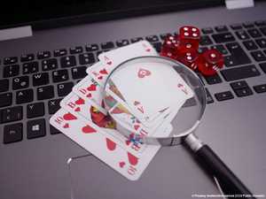 Poker,Online-Casinos,Nervenkitzel,heimisch,Kasino,Gambling,Gewinn,Verlust,Glücksspiel,Glück,Risiko