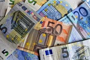 Geld,euro-Banknoten,Bargeld,Papiergeld,Europa,Zahlungsmethode,Kredit Österreich,Zinsen
