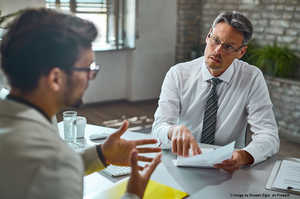 Makler,Verkäufer,Recherche,Bausubstanz,Zustand,Grundbuchauszug,Immobilienexperten