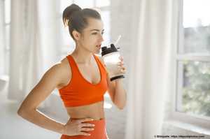 Zuhause fit werden: Proteinpulver als simpler Fuel für deine 4x-Wochen-Routine